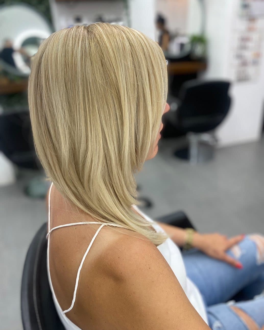 Blondes Haarstyling